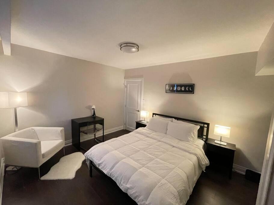 3-Bedroom Modern Luxury Apartment In The Heart Of City 토론토 외부 사진