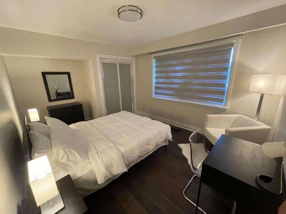 3-Bedroom Modern Luxury Apartment In The Heart Of City 토론토 외부 사진